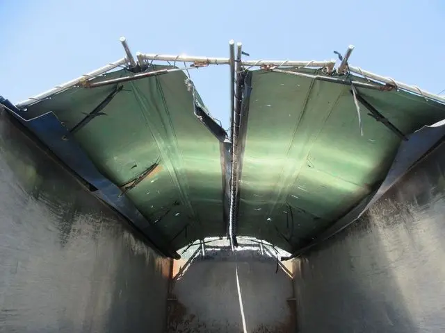 いすゞ フォワード PJ-FVZ34L4(6x4)の写真21