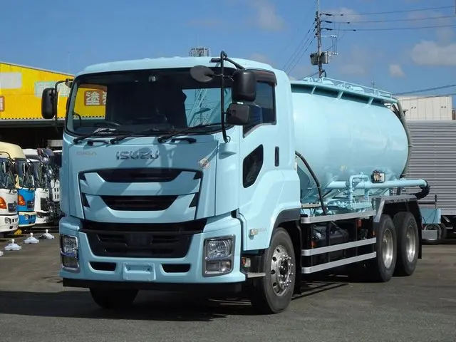 いすゞ ギガ QKG-CYM77BM(6x2)の写真1