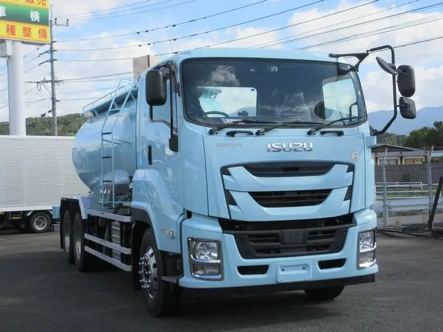 いすゞ ギガ QKG-CYM77BM(6x2)の写真3