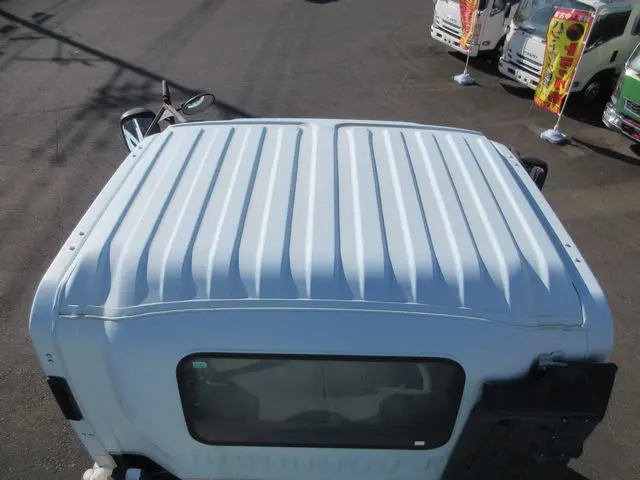 いすゞ ギガ QKG-CYM77BM(6x2)の写真6