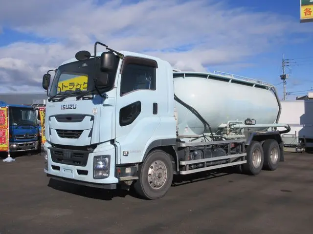 いすゞ ギガ QKG-CYM77BM(6x2)の写真7