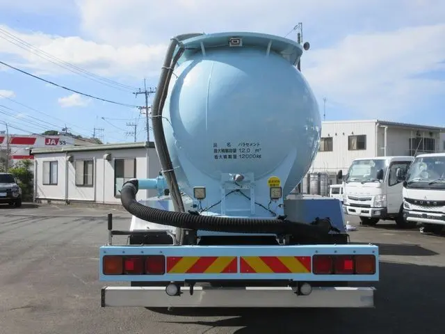 いすゞ ギガ QKG-CYM77BM(6x2)の写真7