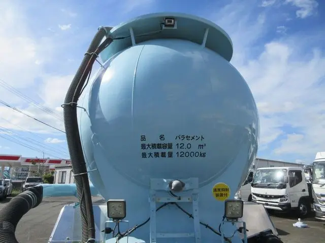 いすゞ ギガ QKG-CYM77BM(6x2)の写真16