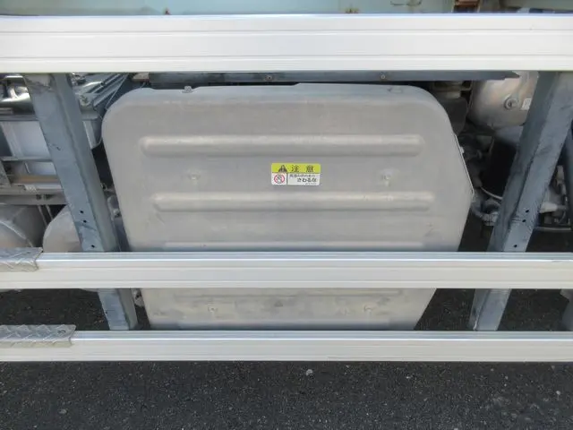 いすゞ ギガ QKG-CYM77BM(6x2)の写真23