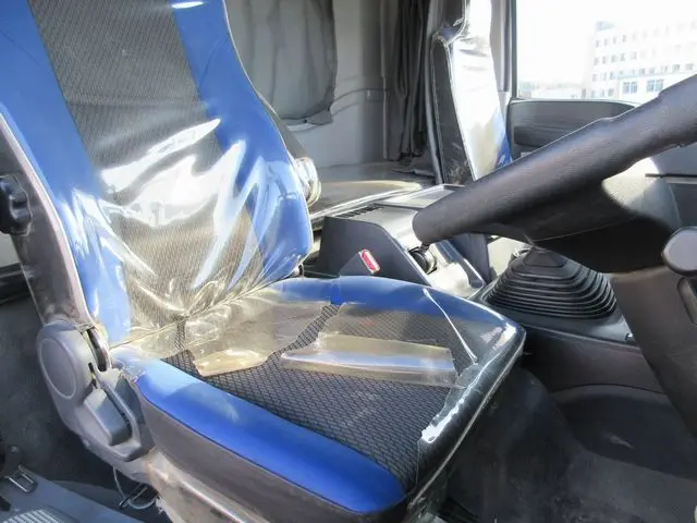 いすゞ ギガ QKG-CYM77BM(6x2)の写真34