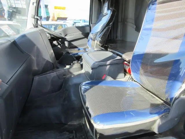 いすゞ ギガ QKG-CYM77BM(6x2)の写真36