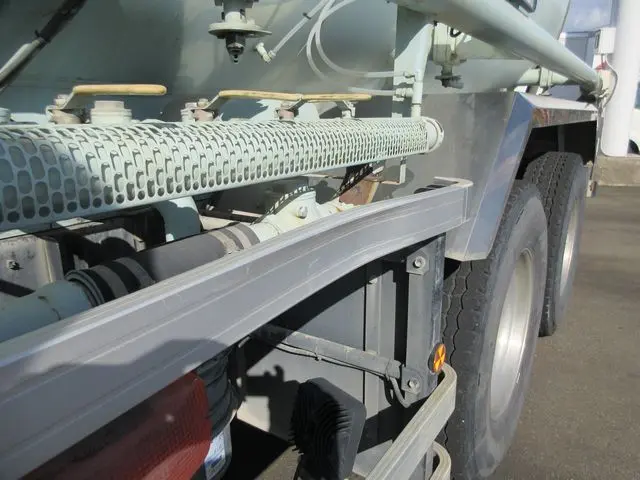 いすゞ ギガ QKG-CYM77BM(6x2)の写真40