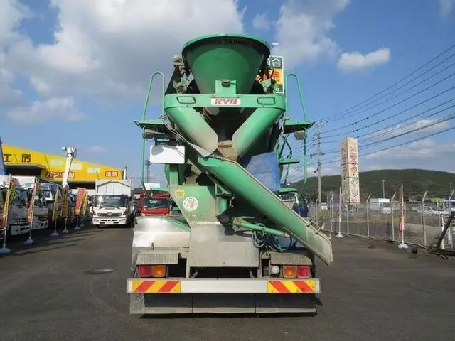 いすゞ ギガ QKG-CXZ77AT(6x4)の写真7