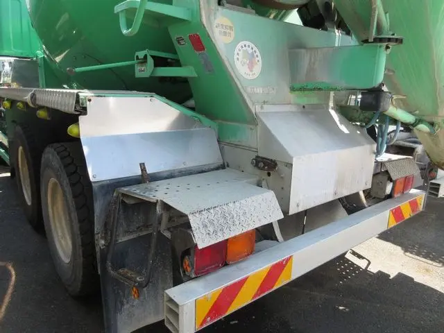 いすゞ ギガ QKG-CXZ77AT(6x4)の写真13