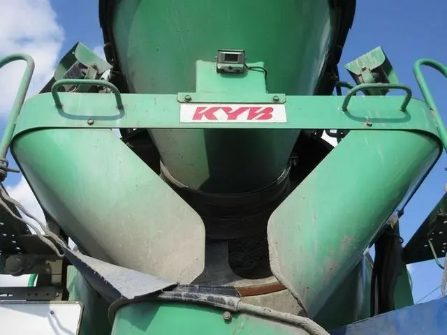 いすゞ ギガ QKG-CXZ77AT(6x4)の写真14