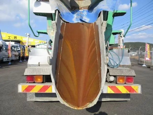 いすゞ ギガ QKG-CXZ77AT(6x4)の写真15