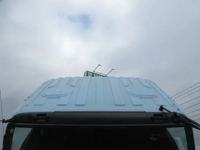 いすゞ ギガ QKG-CXZ77AT(6x4)の写真4