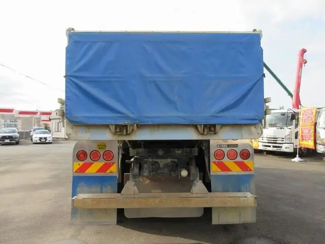 いすゞ ギガ QKG-CXZ77AT(6x4)の写真10