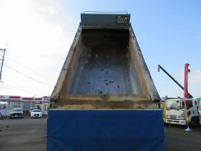 いすゞ ギガ QKG-CXZ77AT(6x4)の写真18