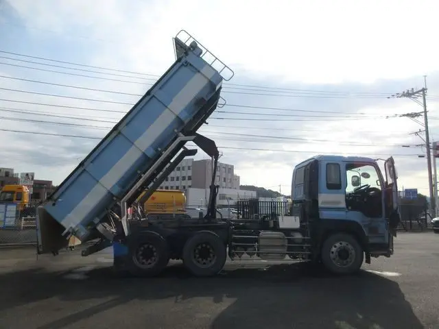 いすゞ ギガ QKG-CXZ77AT(6x4)の写真21