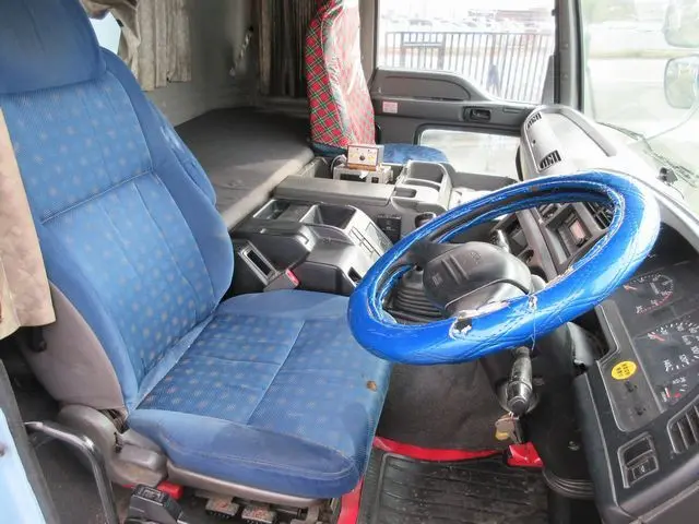 いすゞ ギガ QKG-CXZ77AT(6x4)の写真43