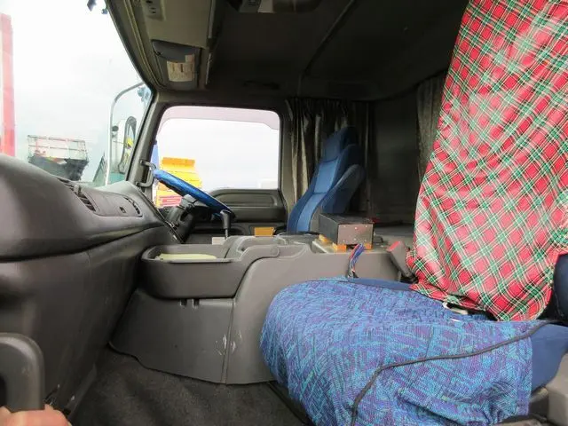 いすゞ ギガ QKG-CXZ77AT(6x4)の写真45