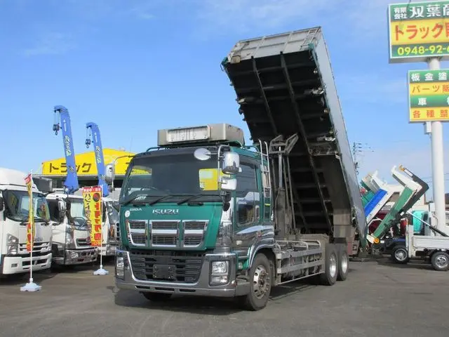 いすゞ ギガ QKG-CYM77AM(6x2)の写真10