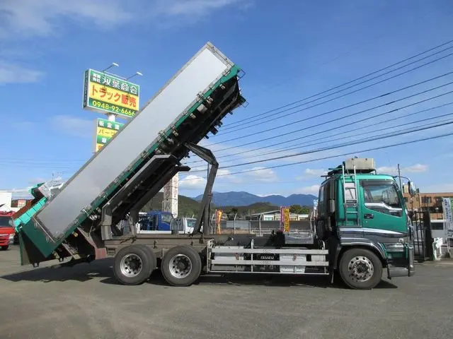 いすゞ ギガ QKG-CYM77AM(6x2)の写真13