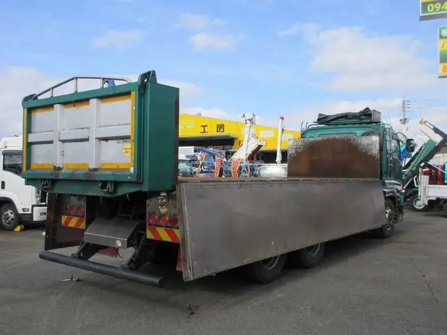 いすゞ ギガ QKG-CYM77AM(6x2)の写真18