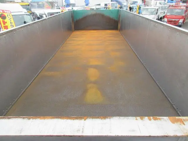 いすゞ ギガ QKG-CYM77AM(6x2)の写真19