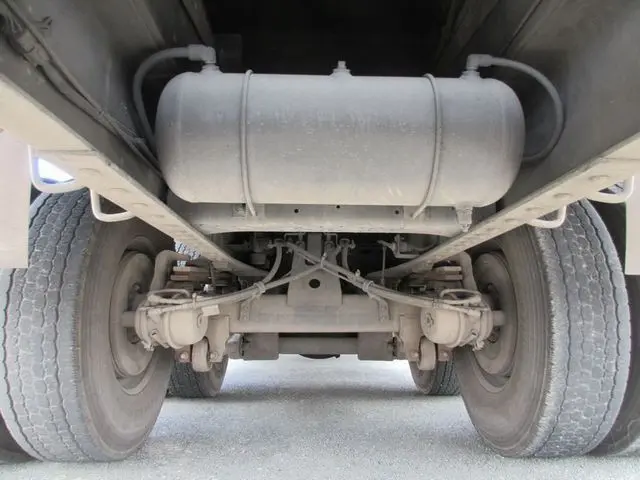 いすゞ ギガ QKG-CYM77AM(6x2)の写真31