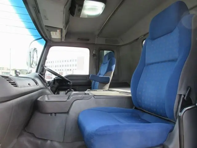 いすゞ ギガ QKG-CYM77AM(6x2)の写真38