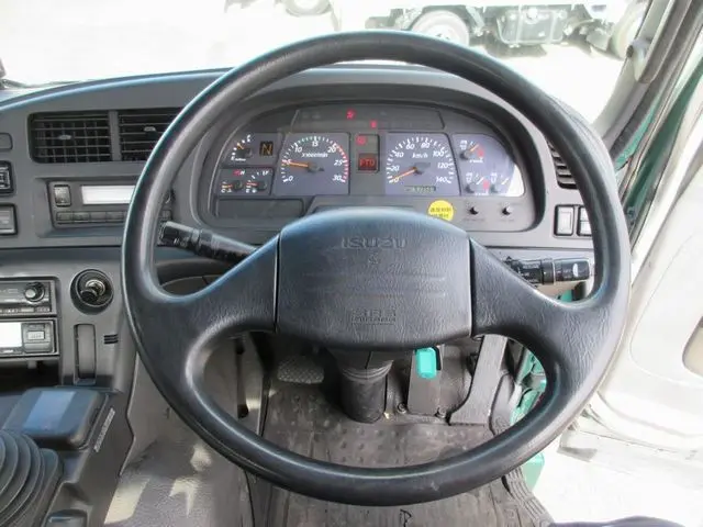 いすゞ ギガ QKG-CYM77AM(6x2)の写真39