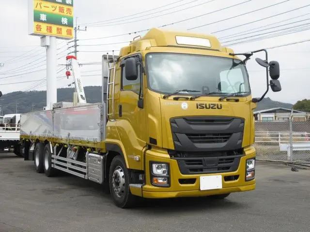 いすゞ ギガ 2PG-CYM77C(6x2)の写真3
