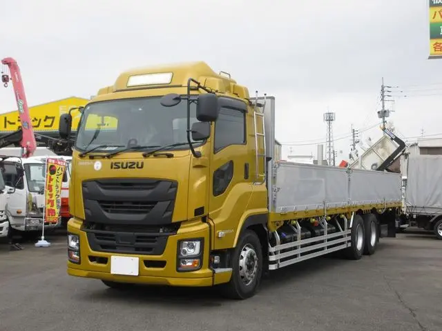 いすゞ ギガ 2PG-CYM77C(6x2)の写真5