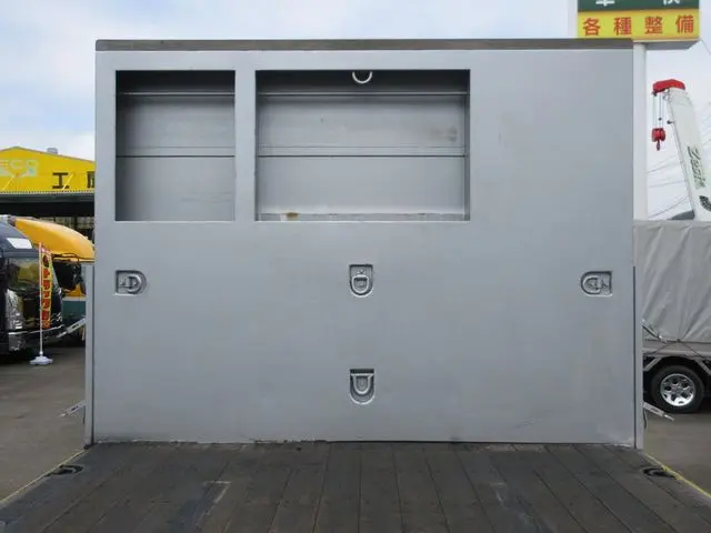 いすゞ ギガ 2PG-CYM77C(6x2)の写真10