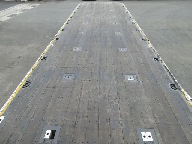 いすゞ ギガ 2PG-CYM77C(6x2)の写真12