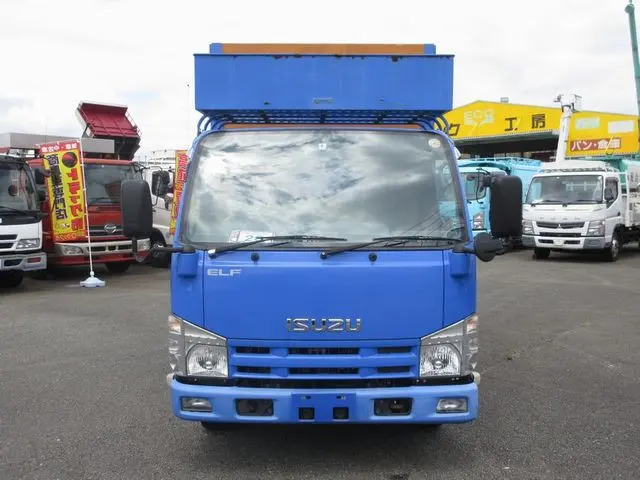 いすゞ エルフ TKG-NKR85AN(2WD)の写真4