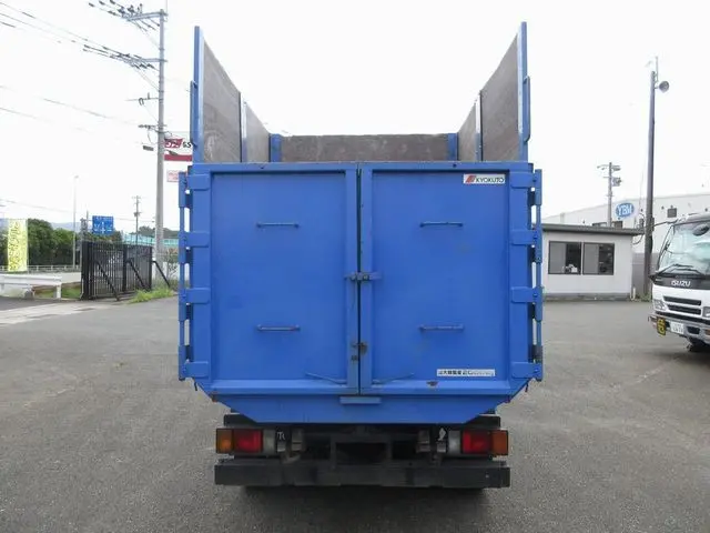 いすゞ エルフ TKG-NKR85AN(2WD)の写真6