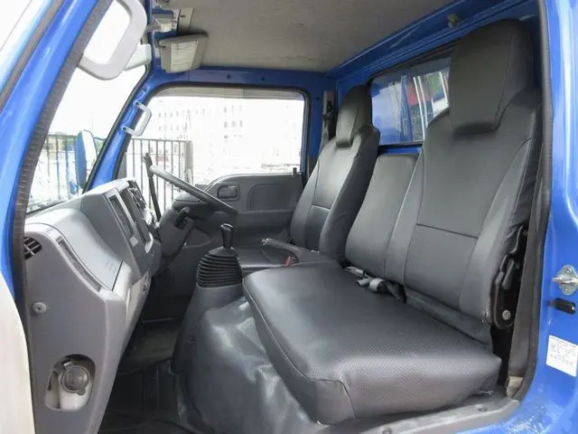 いすゞ エルフ TKG-NKR85AN(2WD)の写真32