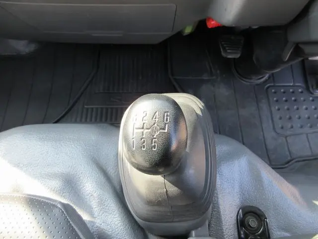 いすゞ エルフ TKG-NKR85AN(2WD)の写真42