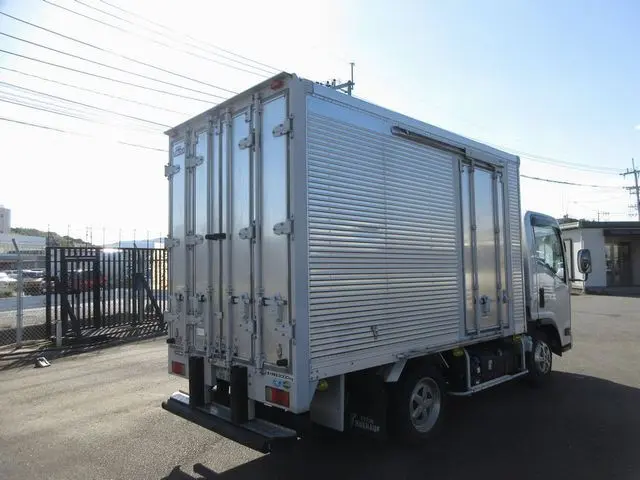 いすゞ エルフ 2RG-NMR88AN(2WD)の写真2