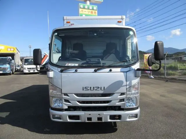 いすゞ エルフ 2RG-NMR88AN(2WD)の写真4