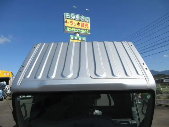 いすゞ エルフ 2RG-NMR88AN(2WD)の写真5