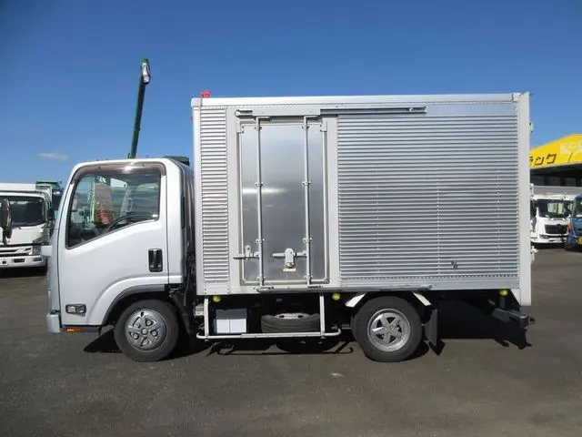 いすゞ エルフ 2RG-NMR88AN(2WD)の写真10