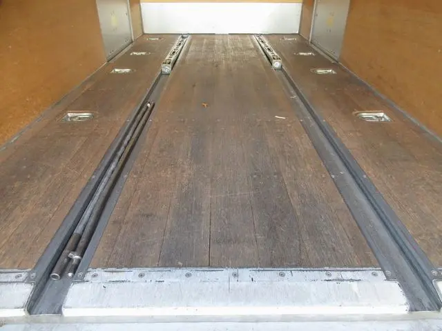 いすゞ エルフ 2RG-NMR88AN(2WD)の写真18