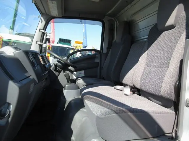 いすゞ エルフ 2RG-NMR88AN(2WD)の写真33