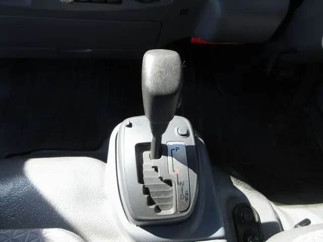 いすゞ エルフ 2RG-NMR88AN(2WD)の写真36