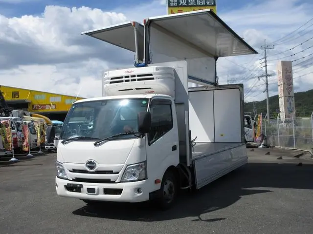 日野 デュトロ 2RG-XZU722M(2WD)の写真11
