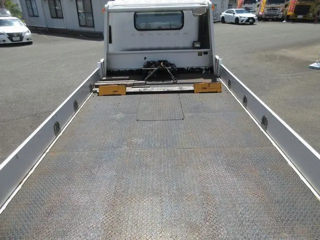 いすゞ エルフ TRG-NPR85AN(2WD)の写真13