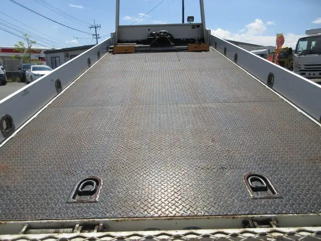 いすゞ エルフ TRG-NPR85AN(2WD)の写真15