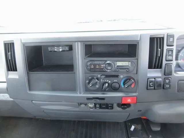 いすゞ エルフ TRG-NPR85AN(2WD)の写真34