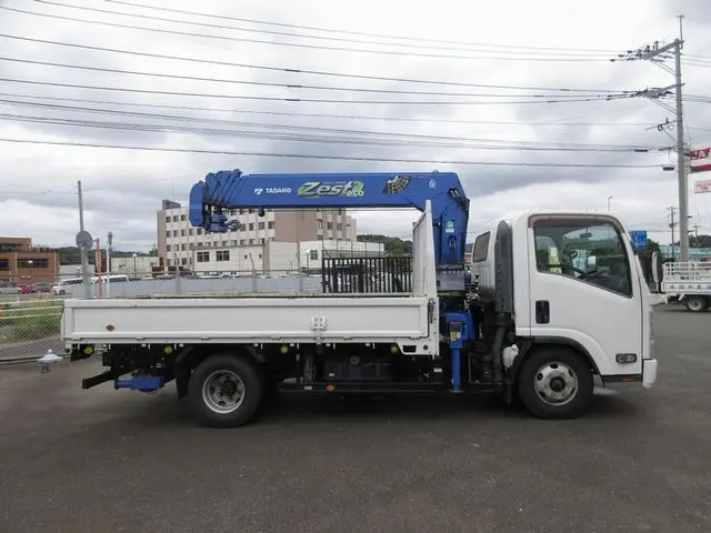 いすゞ エルフ TRG-NPR85AR(2WD)の写真9