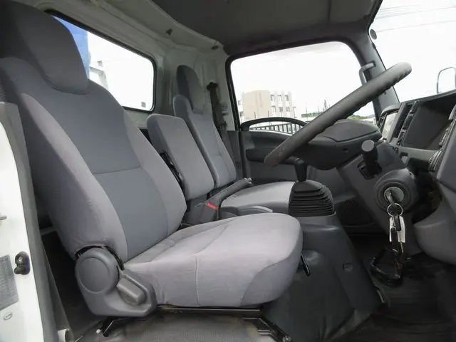 いすゞ エルフ TRG-NPR85AR(2WD)の写真39