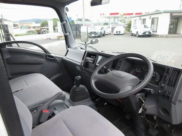 いすゞ エルフ TRG-NPR85AR(2WD)の写真40